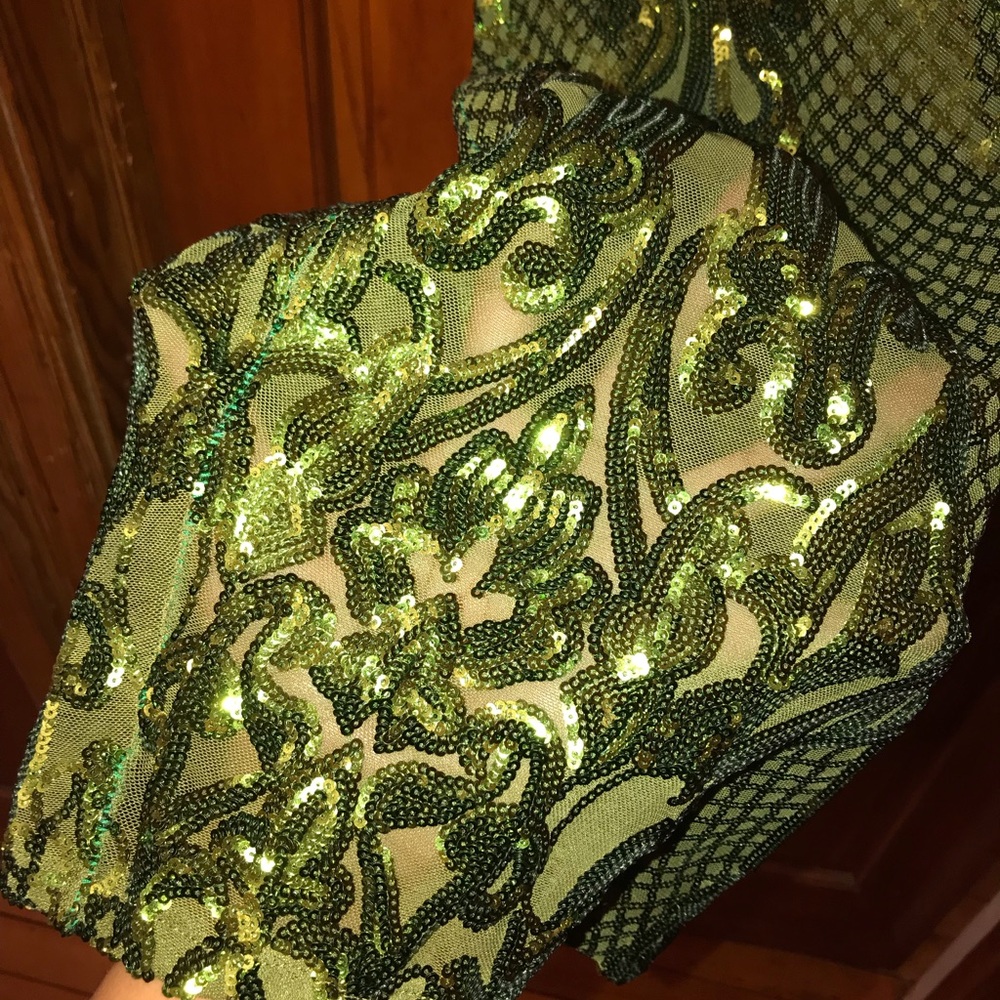 Emerald green designer dress - Picture 3 of 8
